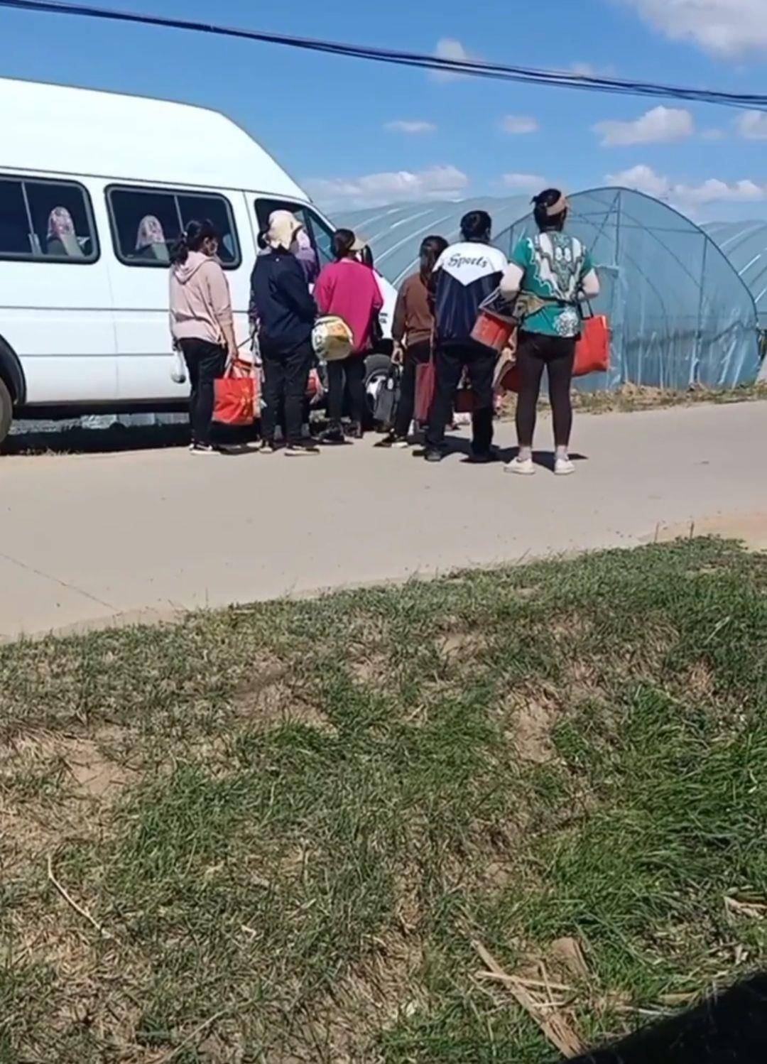 大同失联客车女司机亲属发声：她40多岁有一儿一女<strong></p>
<p>比特派钱包</strong>，村民凌晨四点会坐她的车去干活