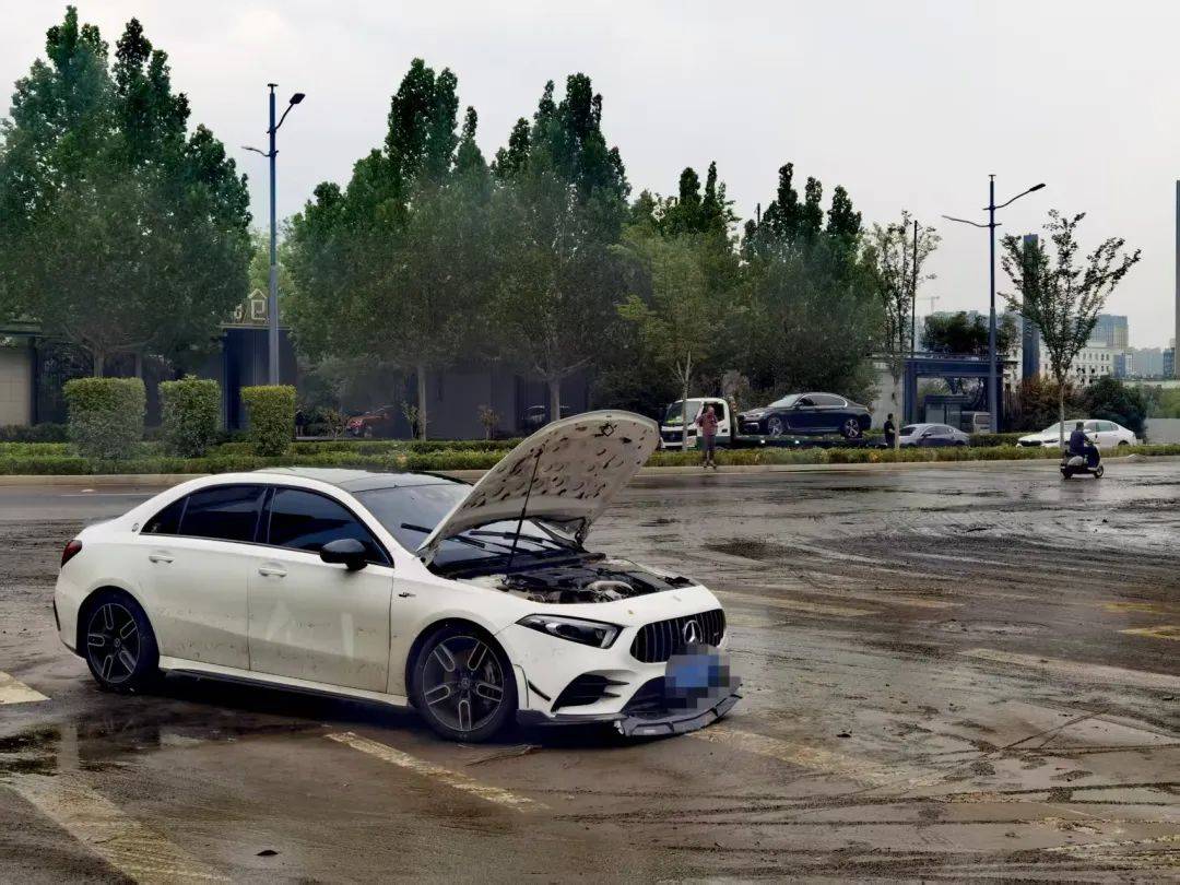 郑州暴雨致京广路隧道被淹<strong></p>
<p>比特派客服</strong>,亲历者:车是飘起来的,很害怕,有人爬梯子离开 2021年也曾淹没多台车辆