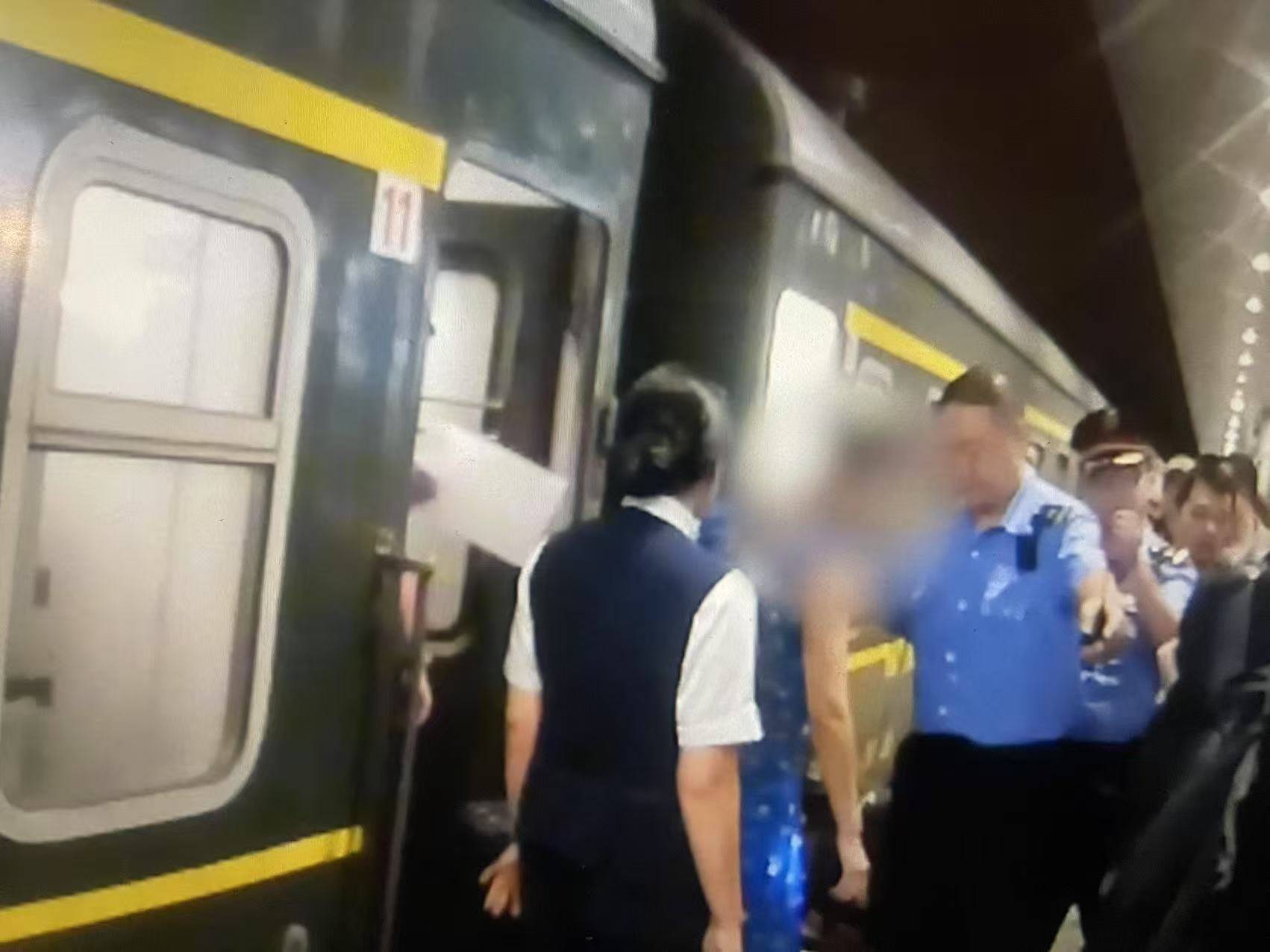 女子火车上“霸座”不听劝<strong></p>
<p>比特派客服</strong>,抵达北京后行政拘留7天!