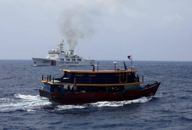 看见中国拖船到场<strong></p>
<p>bitpie比特派官网下载</strong>,菲律宾又划新红线,不许中方登上“坐滩”军舰