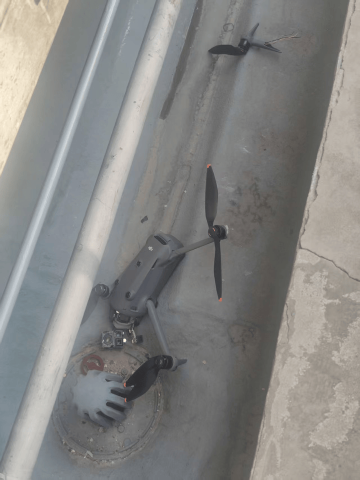 上海环球金融中心楼顶无人机对撞!对话管理方:9年已坠95架<strong></p>
<p>比特派怎样使用教程</strong>,楼顶“风洞”成黑飞重灾区!