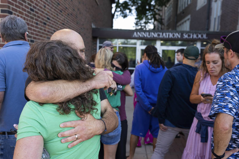 突发！23岁枪手向满是儿童的教堂开火致3死17伤<strong></p>
<p>比特派怎样使用教程</strong>，特朗普：全国降半旗志哀