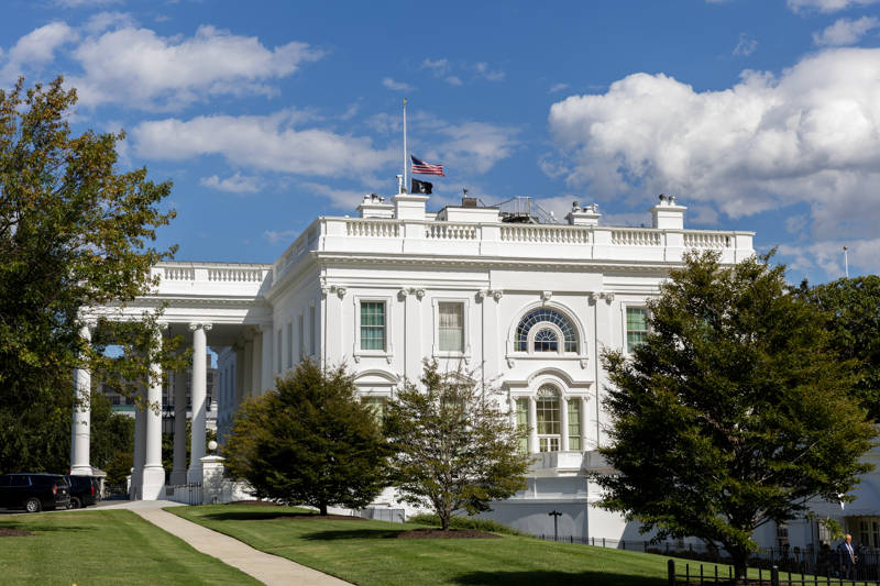 突发！23岁枪手向满是儿童的教堂开火致3死17伤<strong></p>
<p>比特派怎样使用教程</strong>，特朗普：全国降半旗志哀