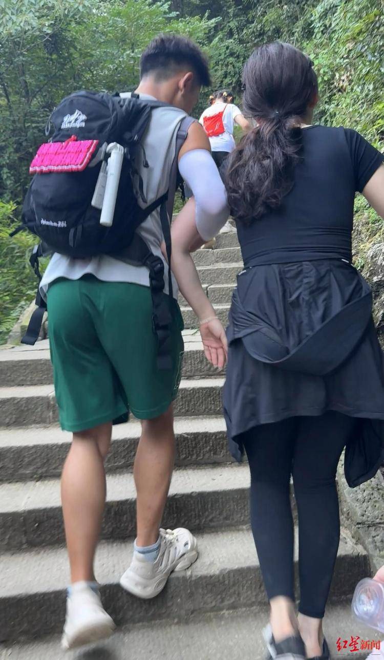 揭秘峨眉山陪爬团队:已陪爬千名游客九成为女性<strong></p>
<p>比特派怎样使用教程</strong>,不会主动拉背扛抱,主要保障安全