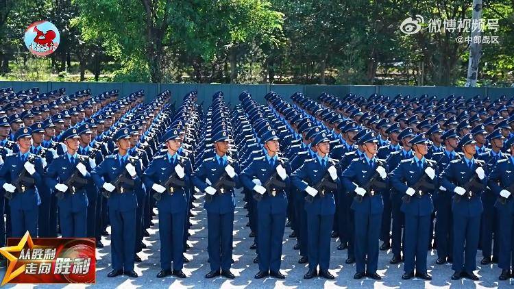 九三阅兵倒计时5天<strong></p>
<p>币安</strong>!空中梯队多型新机将首次受阅 队员练就“米秒不差”