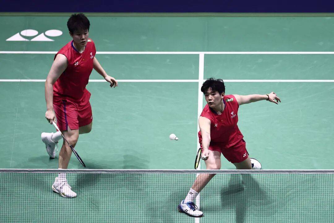 祝贺!石宇奇2比1逆转昆拉武特<strong></p>
<p>币安交易所</strong>,获得羽毛球世锦赛男单冠军!