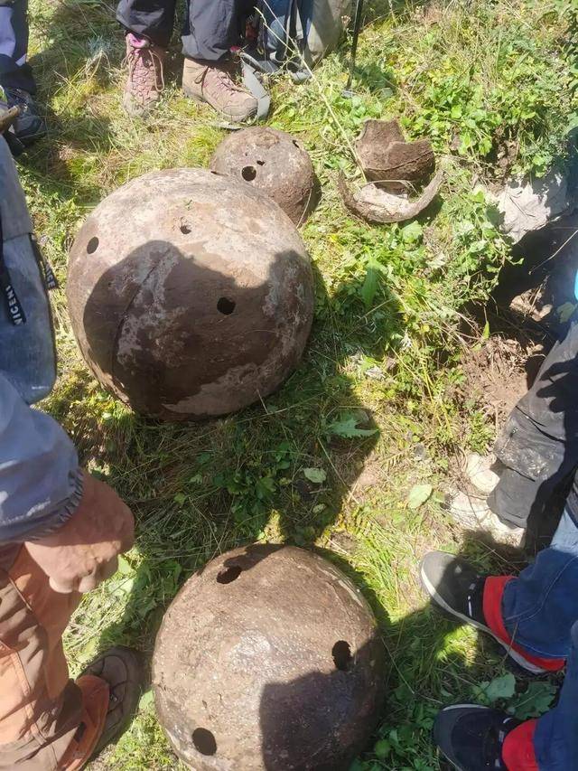 驴友爬大同殿山发现4个疑似佛磬老物件:刻有“嘉靖四十二年”等铭文<strong></p>
<p>币安官网</strong>,已移交文保部门