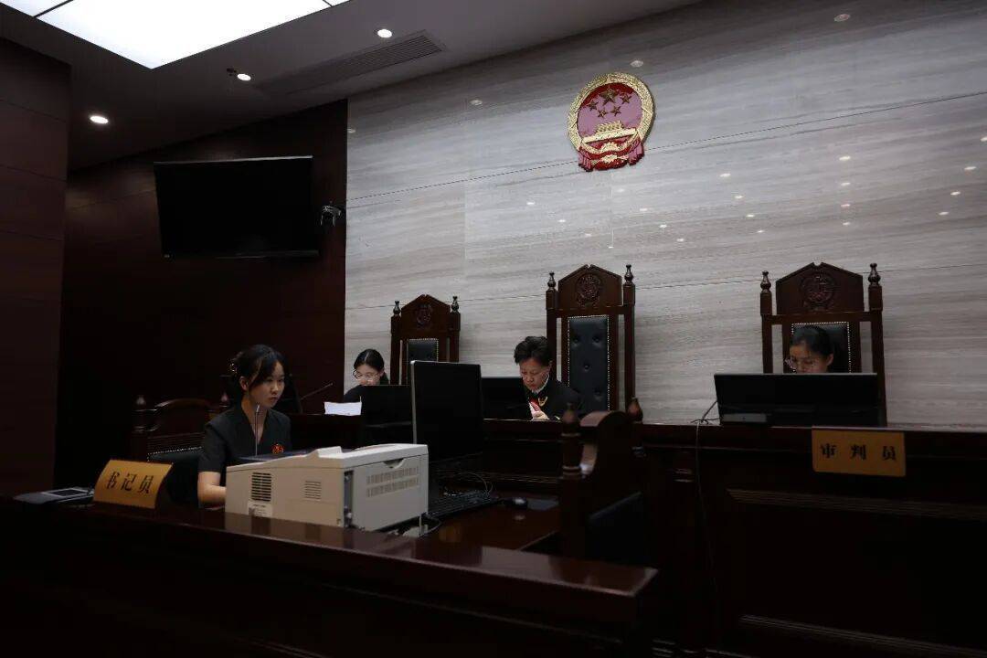 母亲病逝<strong></p>
<p>币安app下载</strong>，生父不明，留下一双女儿谁来监护？八旬外祖父诉至法院：我来！