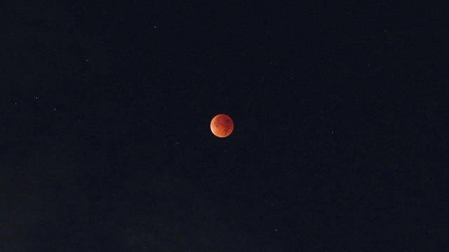 刷屏朋友圈<strong></p>
<p>币安binance官网</strong>!“红月亮”高清大图来了