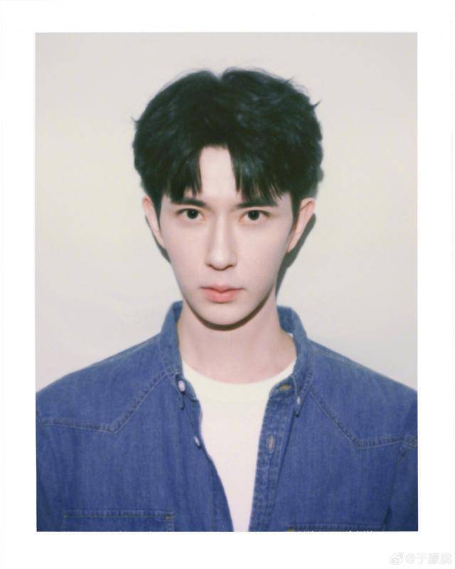 37岁男演员于朦胧被传坠楼<strong></p>
<p>币安创始人</strong>,7月刚注销工作室,警方回应