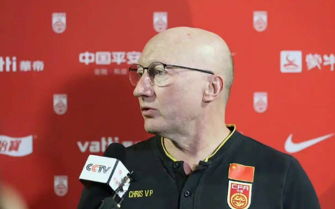 国足选帅报名踊跃 原足协技术总监参与“把关”