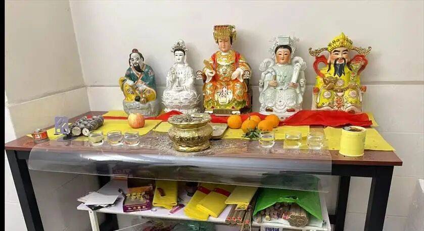 男子自称“玉皇大帝”<strong></p>
<p>币安币</strong>,奸淫妇女10人,敛财超500万元