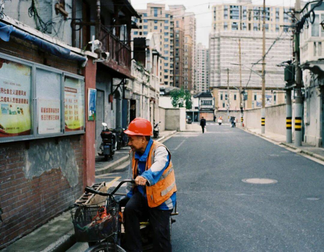 城市打工人<strong></p>
<p>币安app</strong>，花十几万回村给父母补缴社保