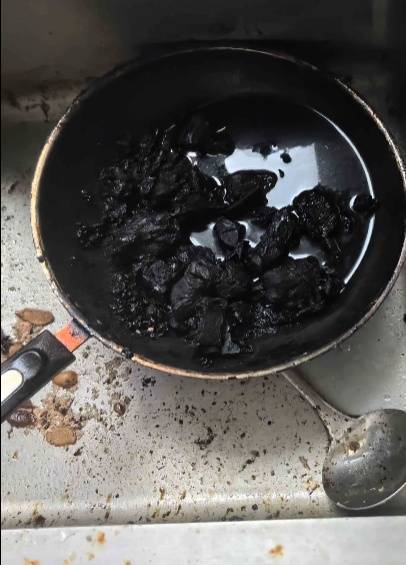 男子炖鸡后回卧室倒头就睡<strong></p>
<p>币安app</strong>,醒来身边站满消防员……