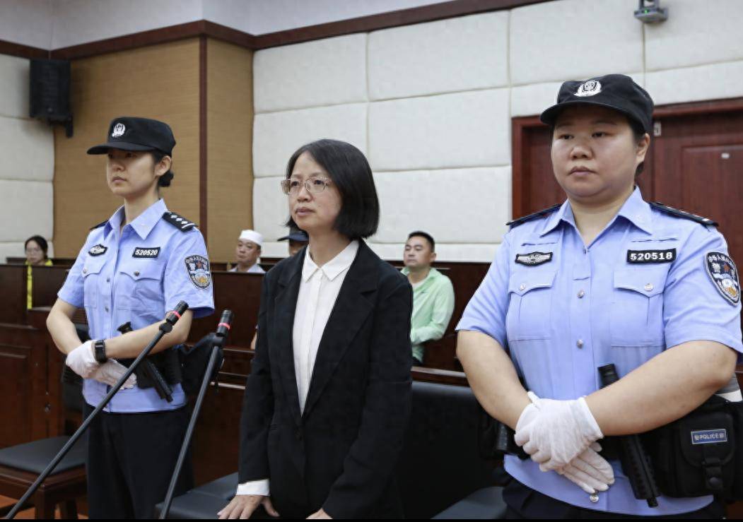 女厅官当场认罪!对省委原书记妻子唯命是从<strong></p>
<p>币安官网网址</strong>,花850万装修别墅