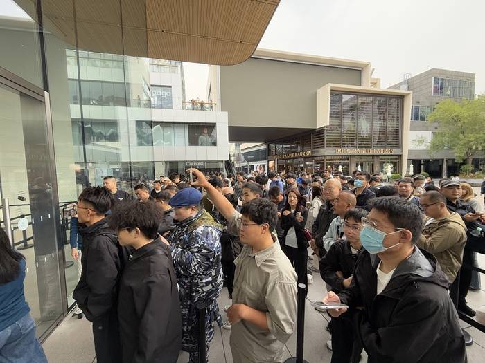 iPhone 17正式开售<strong></p>
<p>安币交易所</strong>,橙色Pro Max黄牛最高加价1500元