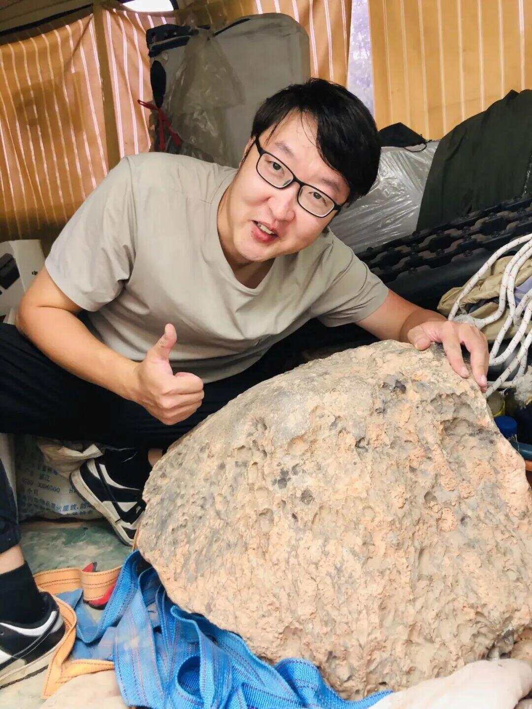 “陨石猎人”:在茂名挖出423公斤陨石;村民称此前不知有陨石<strong></p>
<p>币安交易所下载</strong>,曾见有外人来果园