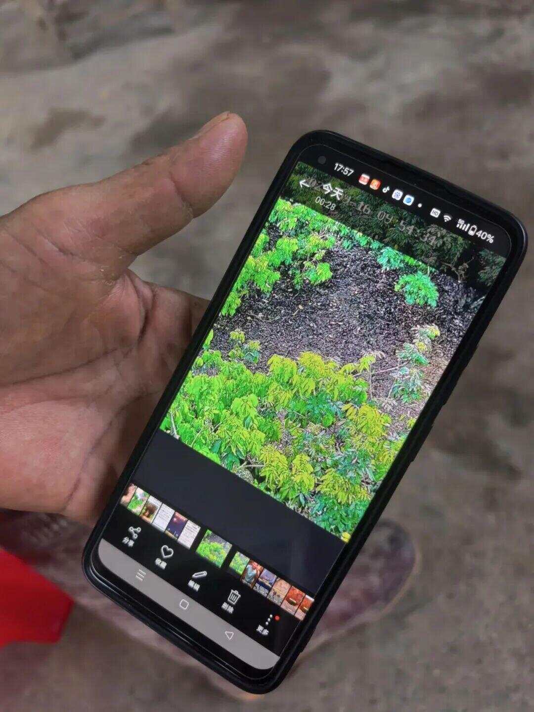 “陨石猎人”:在茂名挖出423公斤陨石;村民称此前不知有陨石<strong></p>
<p>币安交易所下载</strong>,曾见有外人来果园