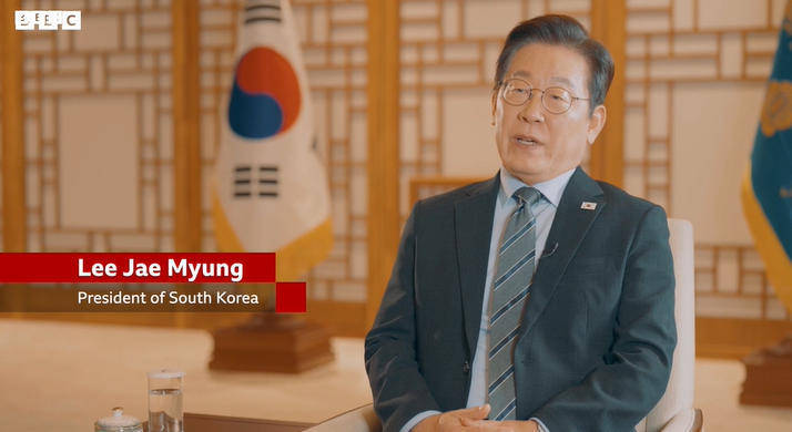 韩国总统李在明声称:看到中俄朝走近<strong></p>
<p>币安下载官方app</strong>,我们很难做