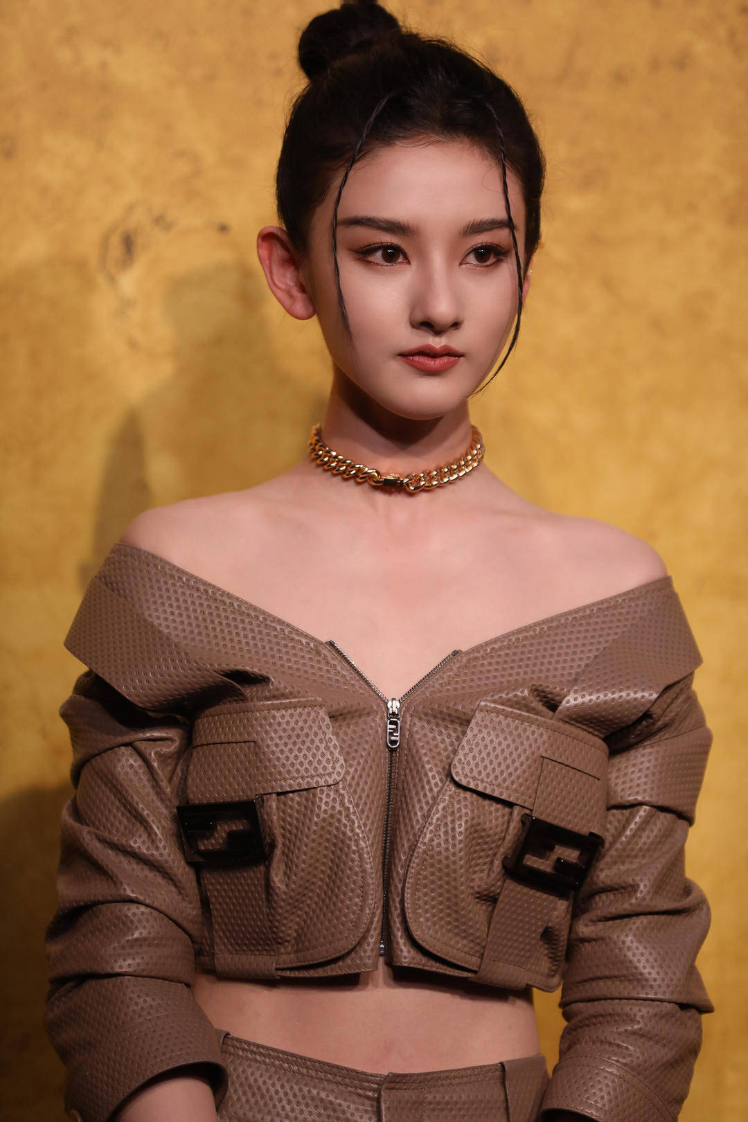 宋祖儿再次被实名举报，持股公司目前存续一家