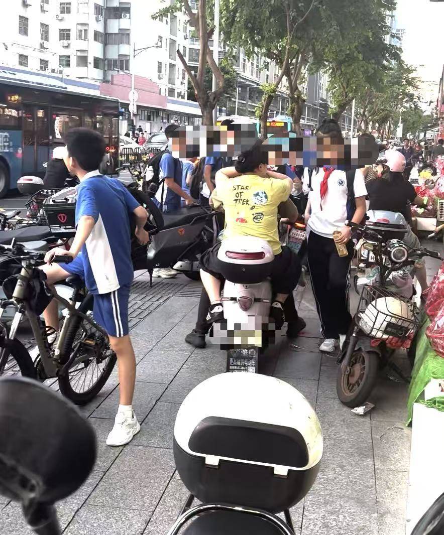 深圳一医院门口被指“举步维艰”<strong></p>
<p>安币</strong>!整治后记者实探:仍很堵