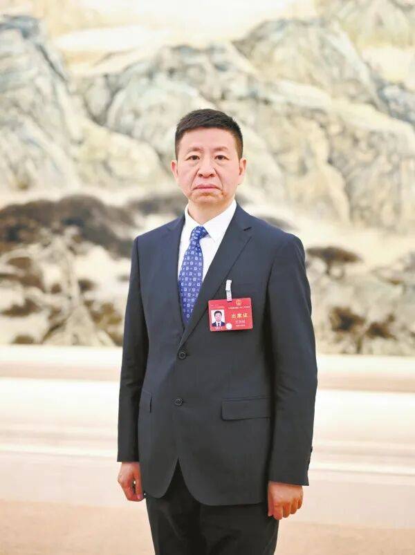 张家界市市长王洪斌<strong></p>
<p>安币</strong>，履新湖南省人民代表大会监察和司法委员会副主任委员