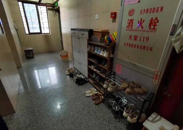 物业“不让门口放鞋子”<strong></p>
<p>币安老板</strong>,门口放鞋柜违法吗?