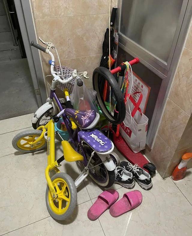 物业“不让门口放鞋子”<strong></p>
<p>币安老板</strong>,门口放鞋柜违法吗?