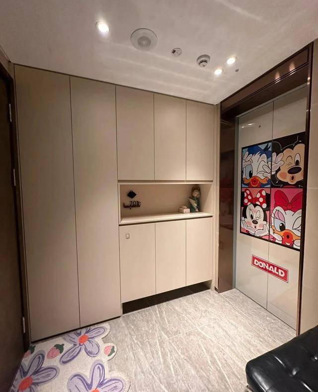 物业“不让门口放鞋子”<strong></p>
<p>币安老板</strong>,门口放鞋柜违法吗?