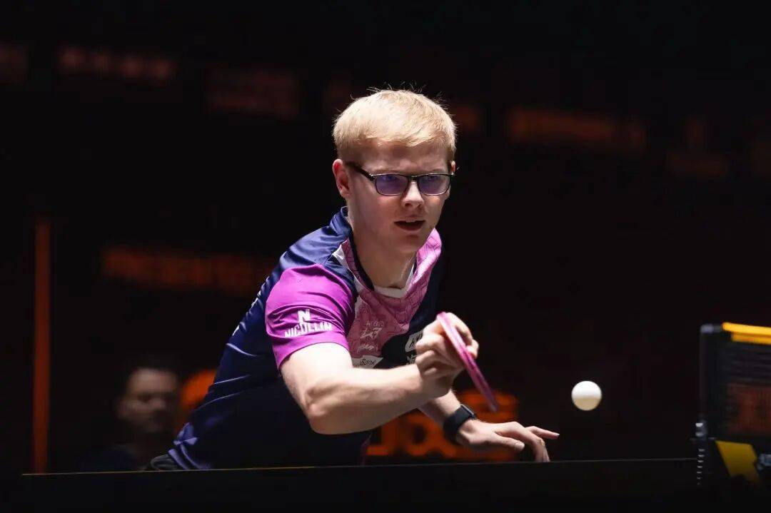 王艺迪完胜桥本<strong></p>
<p>币安交易平台</strong>,向鹏挺进8强 | WTT中国大满贯单打