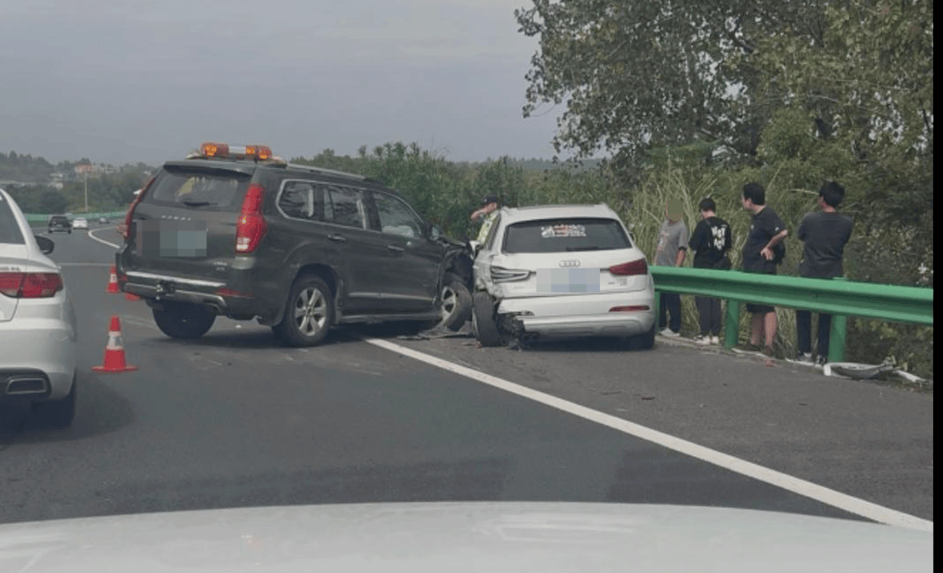 “司机像没意识了一样!”男子称SUV在高速上慢行、撞上石墩也不停<strong></p>
<p>币安交易平台</strong>,交警:司机目前无生命危险