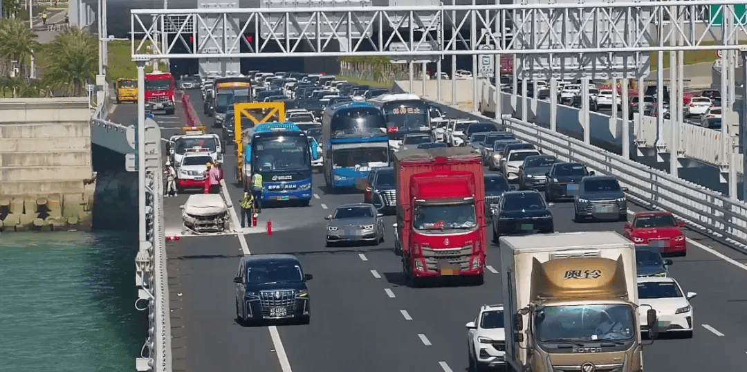 粤B·97821D、粤Z·AG85澳、粤T·91736<strong></p>
<p>币安网址</strong>,你们被拍下来了!