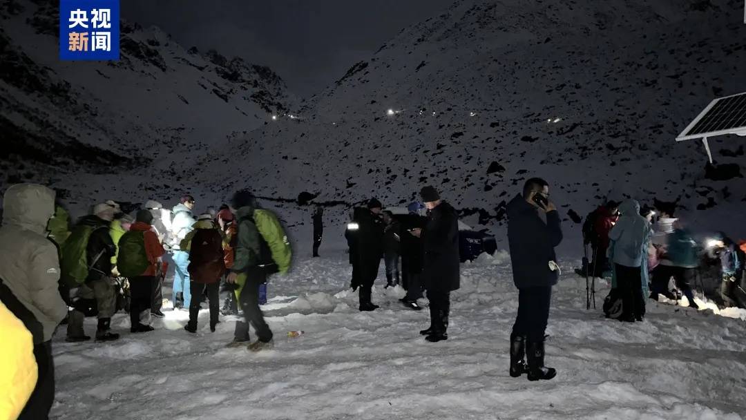 珠峰景区游客被困最新进展:已有350名游客获救<strong></p>
<p>币安网址</strong>,其余200多名游客已全部取得联系