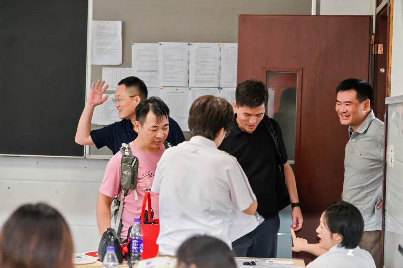 那个让老师骄傲的“调皮”班级!30年同学聚会<strong></p>
<p>币安币价格今日行情</strong>,还伴有一封来自贵州的感谢信