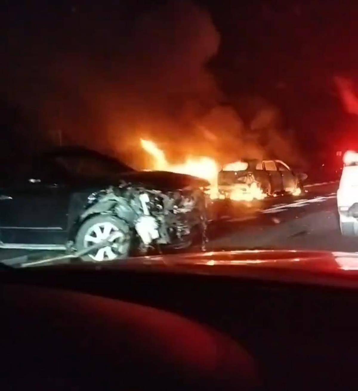 深南高速一车祸致2死3伤<strong></p>
<p>币安币价格今日行情</strong>,一位目击者称车上有甩棍没有当场施救,事后得知两人死亡他“觉得好惭愧”