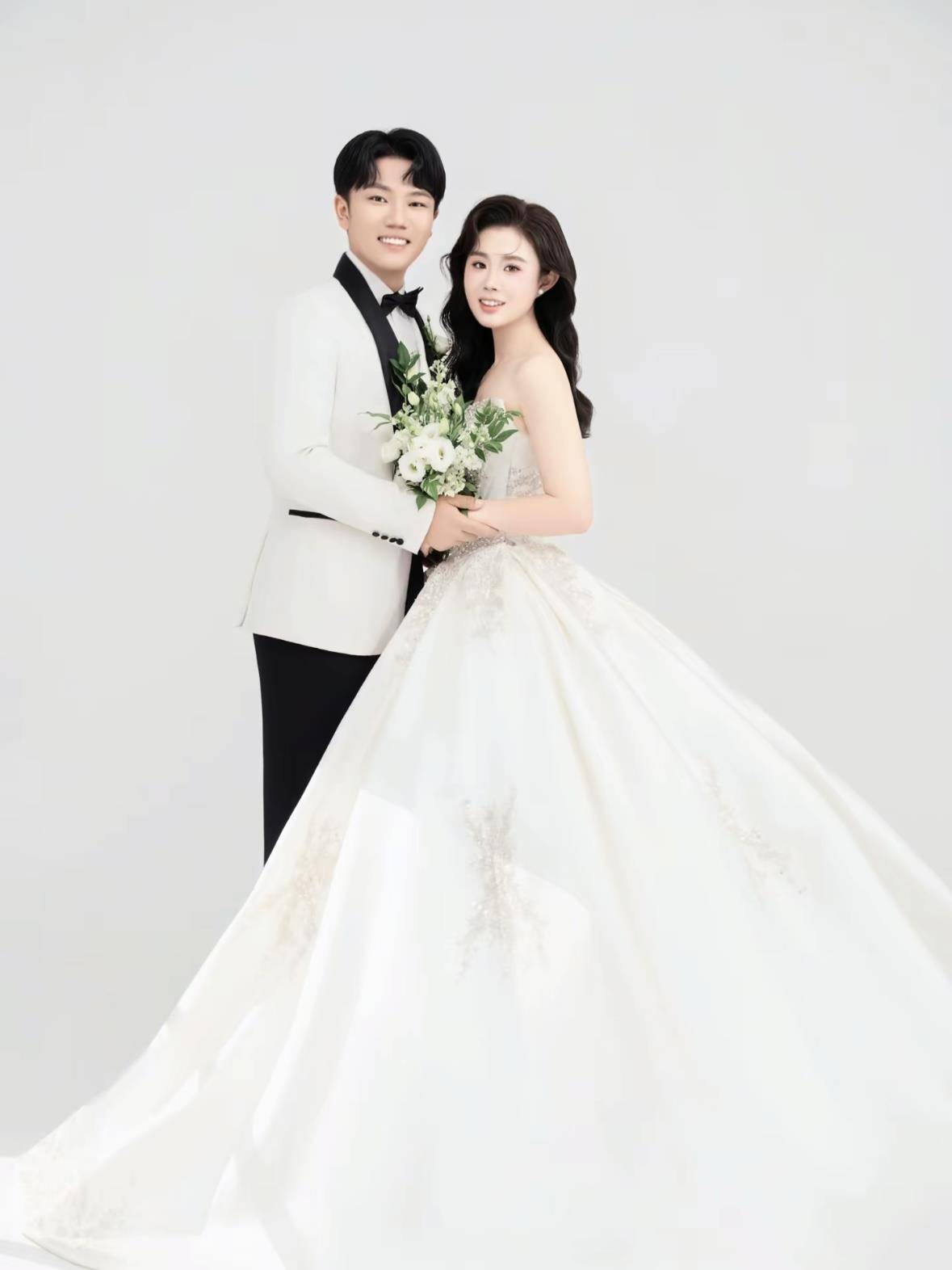 “千万富翁”解克锋儿子解清帅将举办婚礼<strong></p>
<p>币安链</strong>，解克锋：很开心，邀请了部分寻亲家长参加