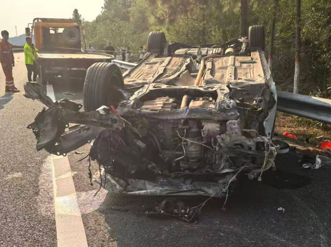 “我撒谎天打雷劈！”男子高速突然强行变道致翻车<strong></p>
<p>币安官网下载</strong>，反诬赖对方