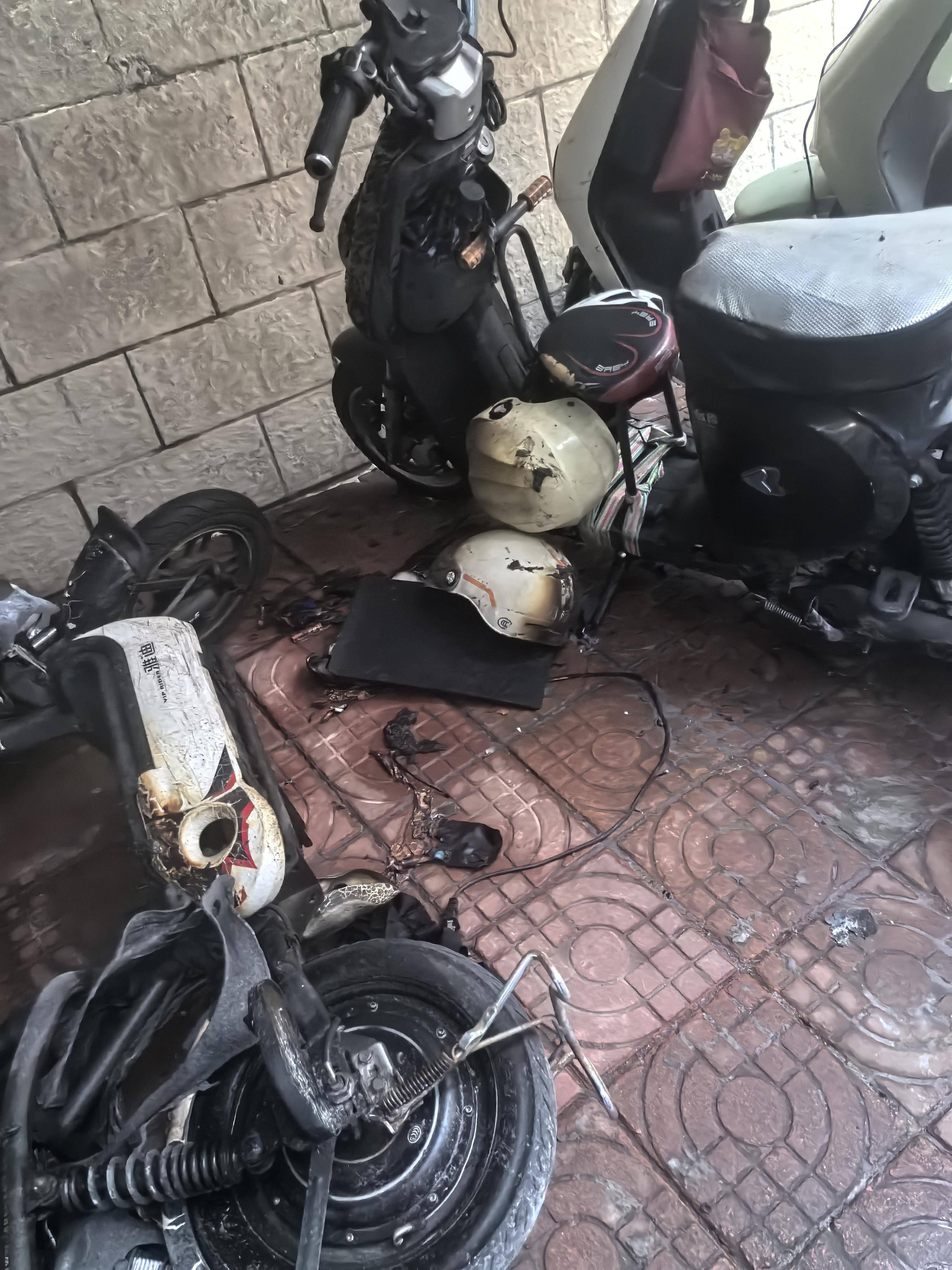 深圳一小区电动车管理引担忧<strong></p>
<p>安币网官网</strong>,部门责令整改后,记者实探