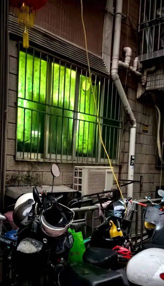 深圳一小区电动车管理引担忧<strong></p>
<p>安币网官网</strong>,部门责令整改后,记者实探