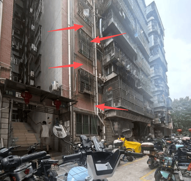 深圳一小区电动车管理引担忧<strong></p>
<p>安币网官网</strong>,部门责令整改后,记者实探