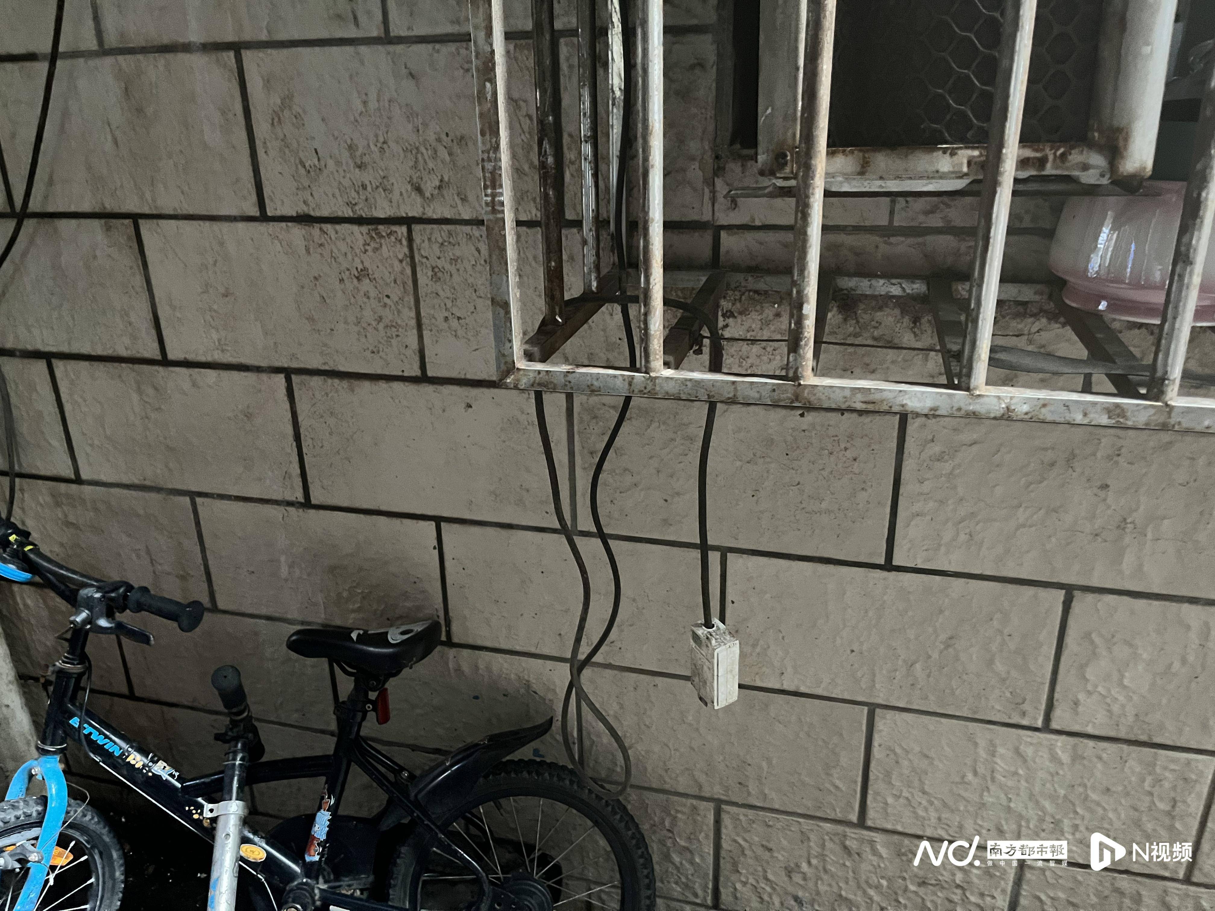 深圳一小区电动车管理引担忧<strong></p>
<p>安币网官网</strong>,部门责令整改后,记者实探