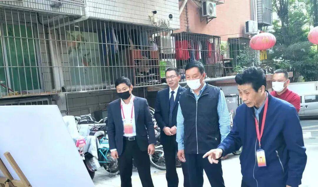 深圳一小区电动车管理引担忧<strong></p>
<p>安币网官网</strong>,部门责令整改后,记者实探