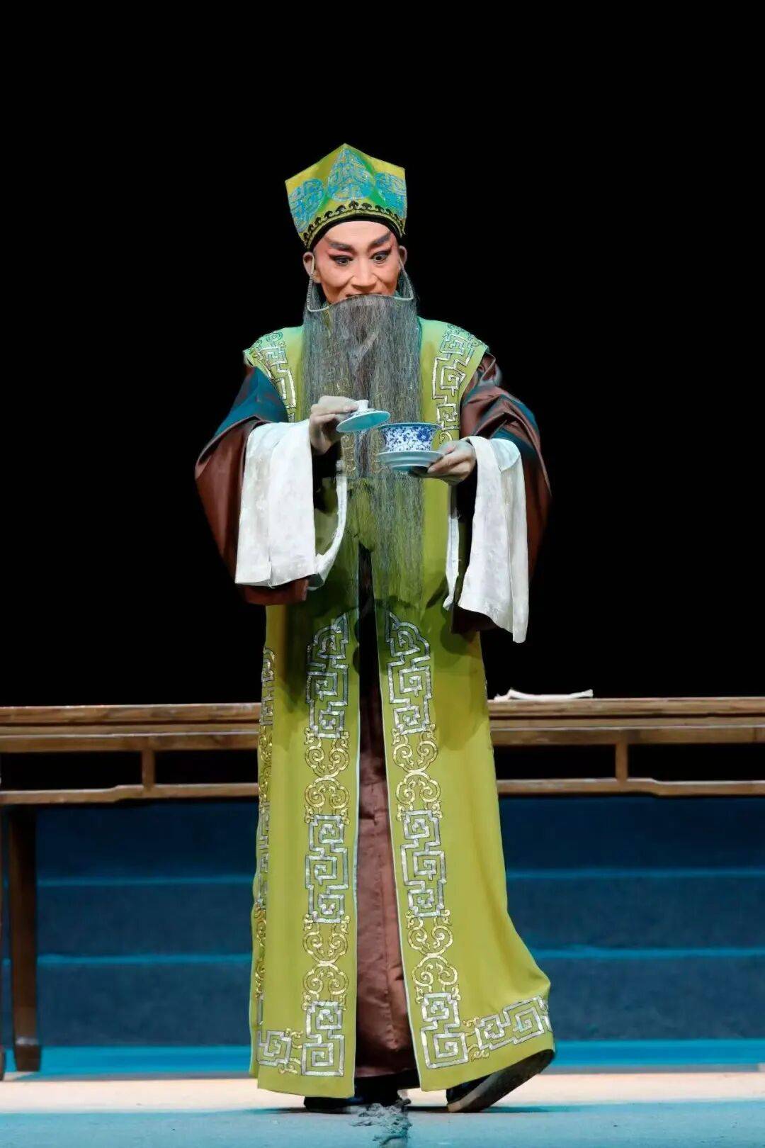 展现云南传统戏曲魅力<strong></p>
<p>安币官网</strong>!玉溪作品《先生好茶》亮相全国舞台