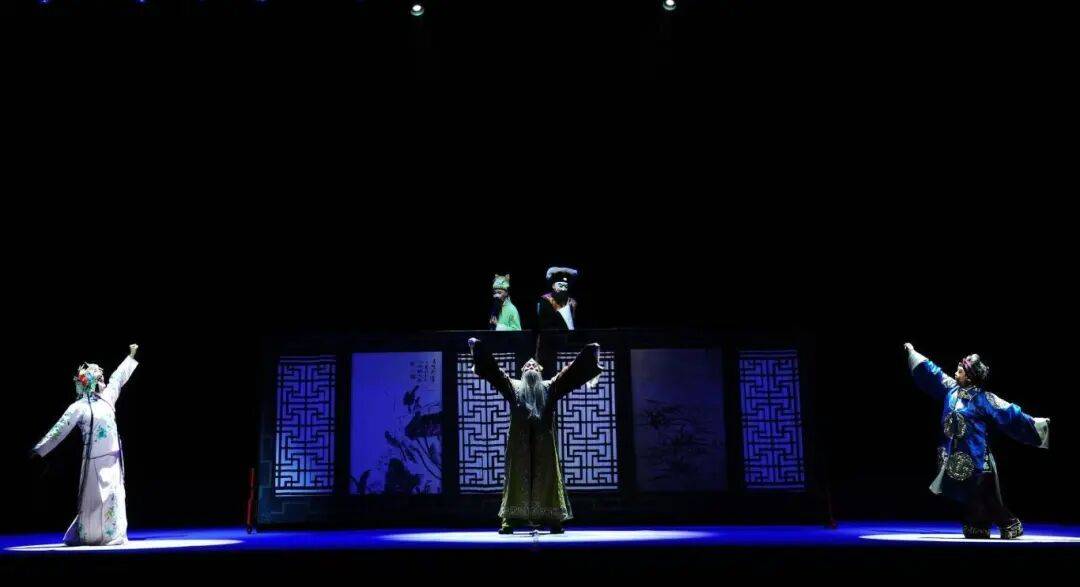 展现云南传统戏曲魅力<strong></p>
<p>安币官网</strong>!玉溪作品《先生好茶》亮相全国舞台