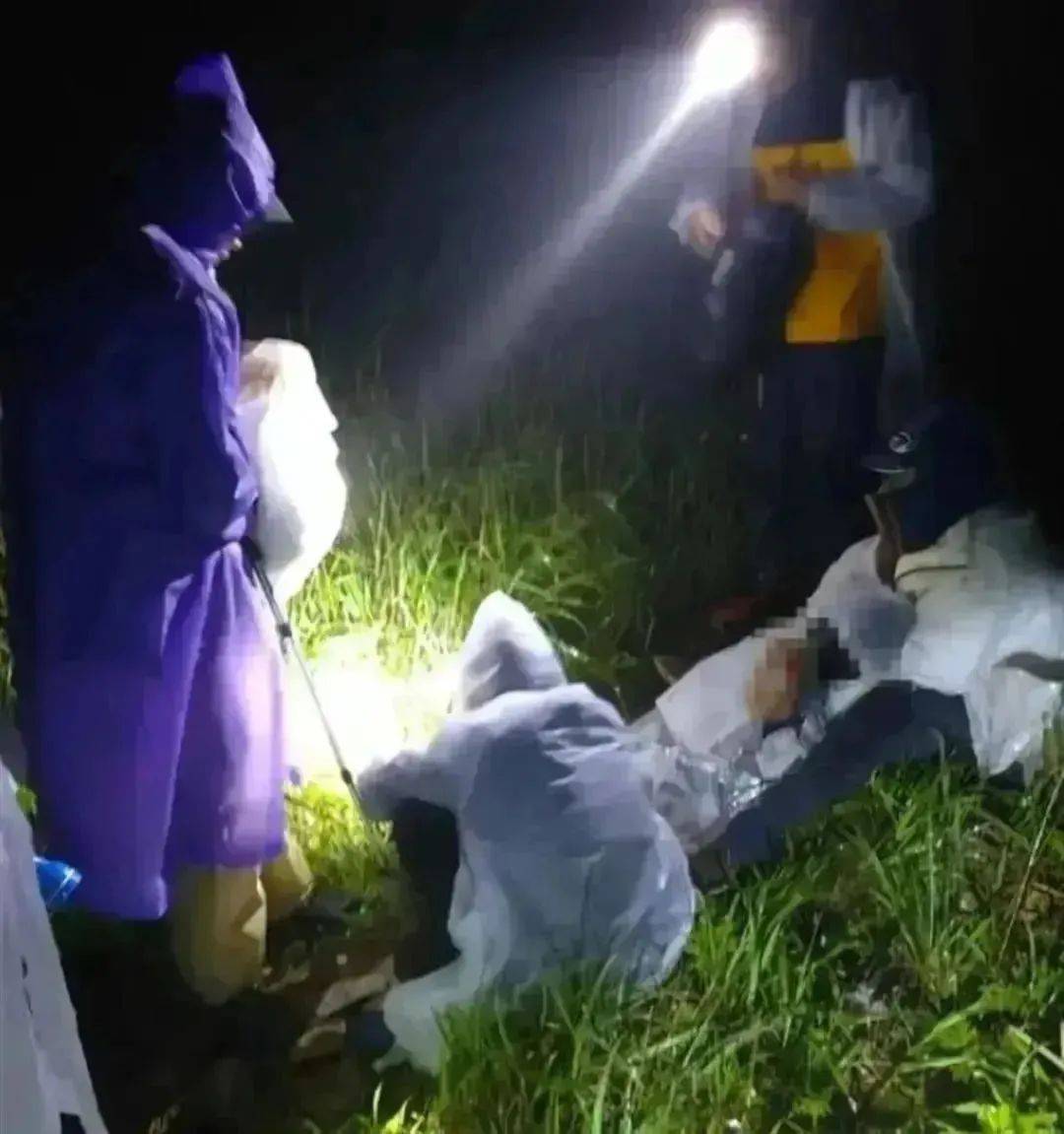 93岁老人进山失联<strong></p>
<p>安币官网</strong>，两天后发现他倒挂在树杈上苦撑……